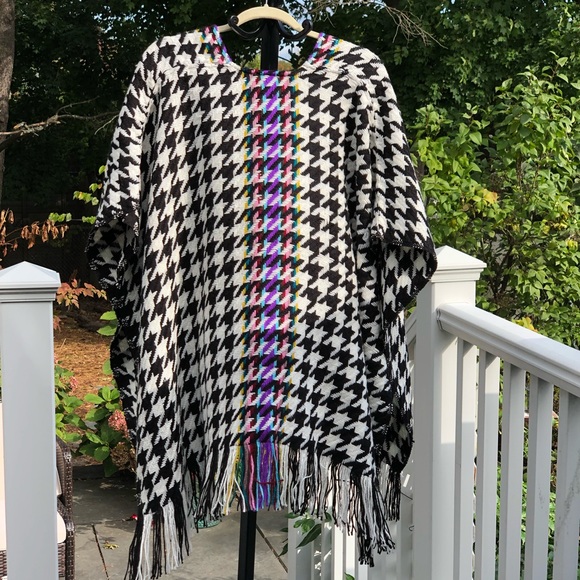Chico’s Multi Fringe Ruana , Houndstooth Ruana - Picture 4 of 14